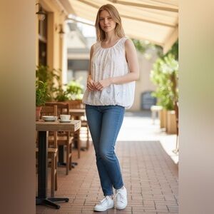 🌸🌼🌷🌻🌺🌸🌼🌷🌻🌺🌸🌼🌷🌻🌺
TORRID Bubble Eyelet Top – NWT 🏷️ Fits Women’s 10–12 in Torrid)